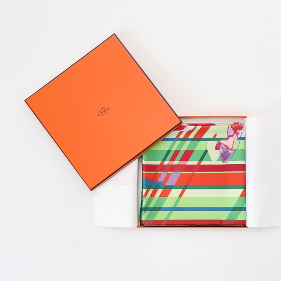 NWT Hermes Scarf Carré 90 "Photo Finish" - Picture 2 of 10